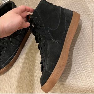 Nike black blazer mid high top suede basketball sneakers size 9.5